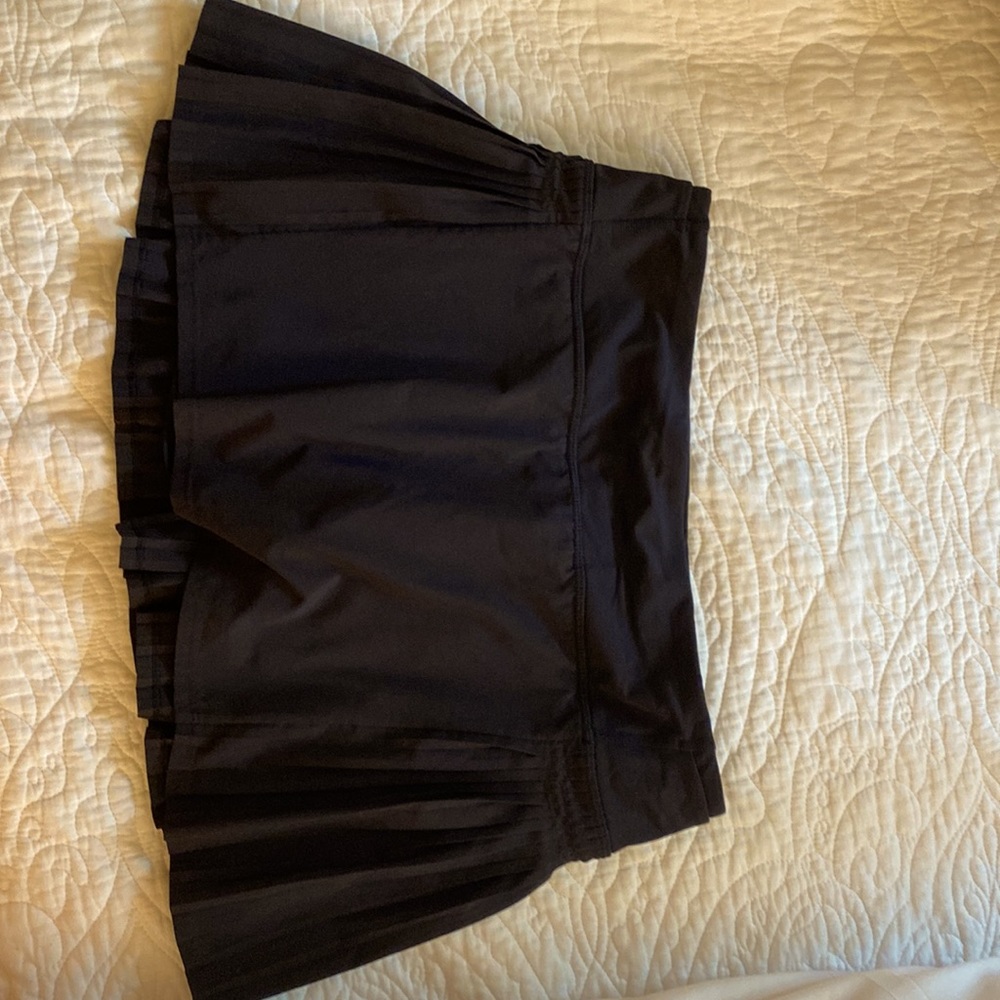 Black lululemon tennis skirt.